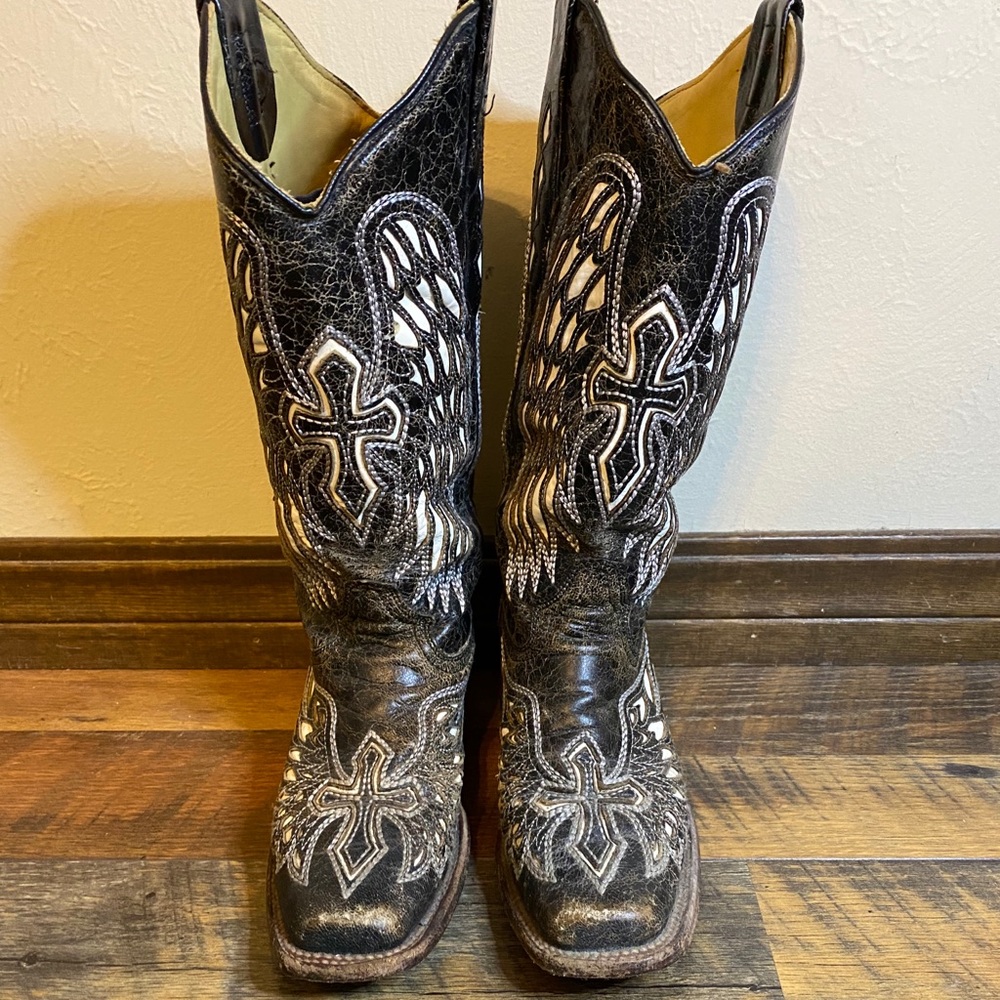 Corral boots